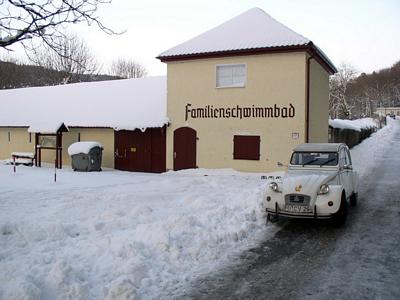 Naturfreibad in Streitberg im Winter